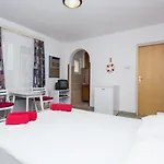 Lussino Apartman *